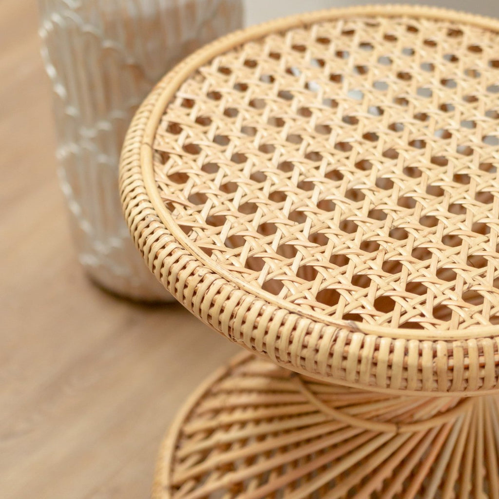 Ronde Rotan Bijzettafel LUHU – Handgemaakte Salontafel Beige (Ø 45 cm)