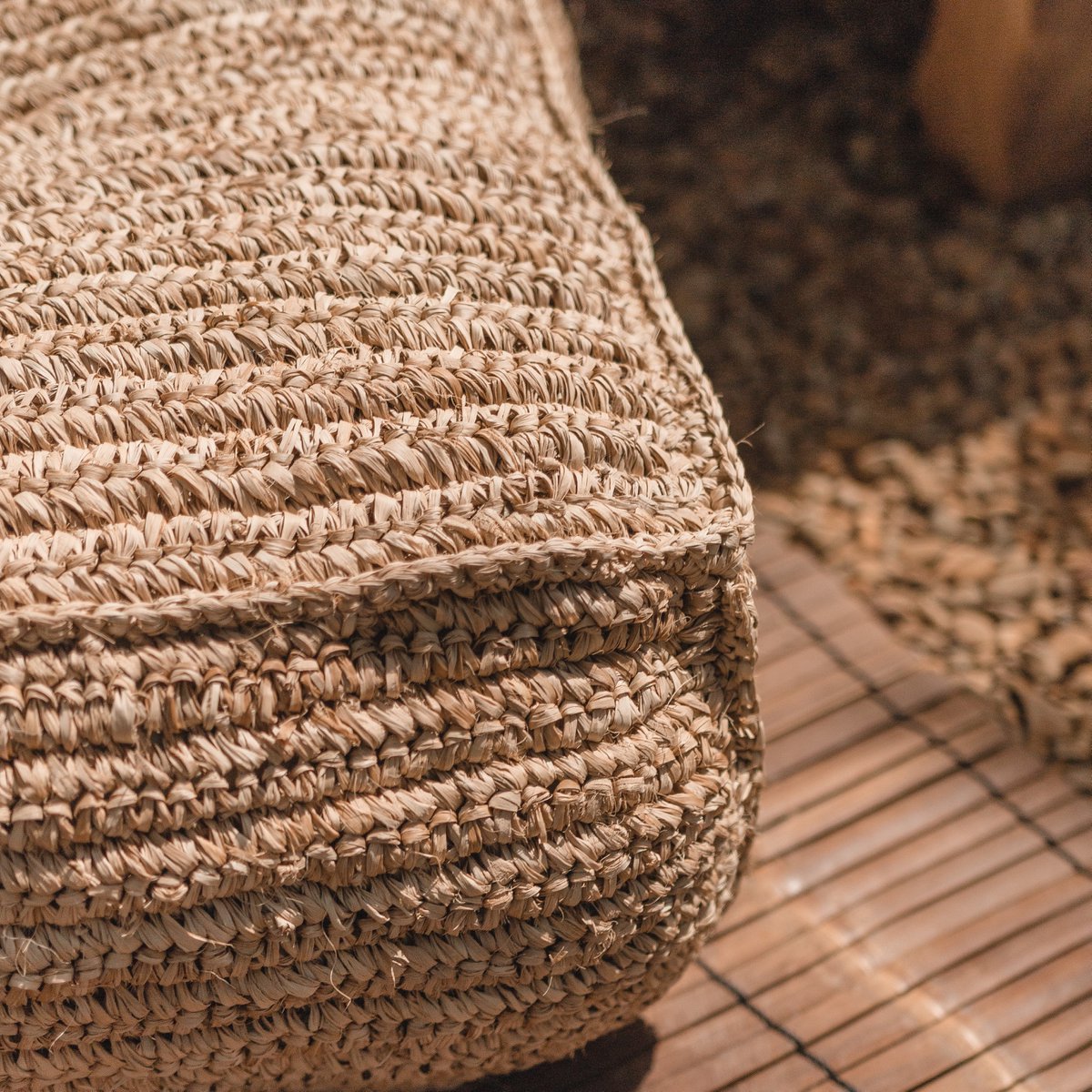 Handgemaakte Raffia Poef PADAR – Natuurlijke Zitzak